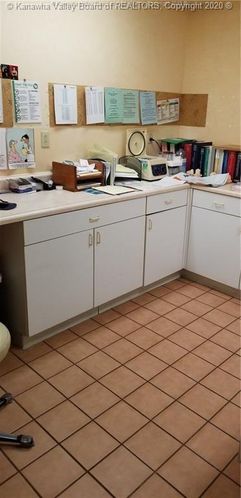 708 Viand St, Point Pleasant, WV 25550
